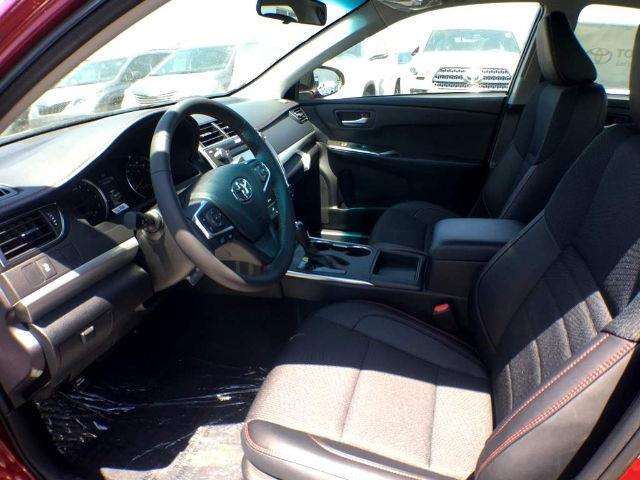 2017 Toyota Camry SE 4dr Sedan